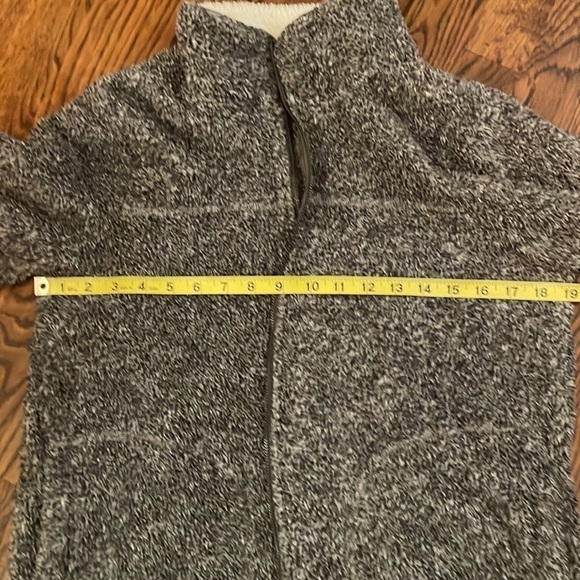 Soft zip up outfitter style jacket, size small - Picture 2 of 5